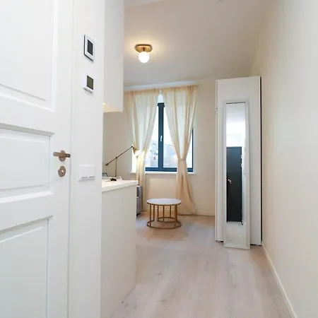 Apartament Stylish Studio, Private Parking, Washer & Dryer