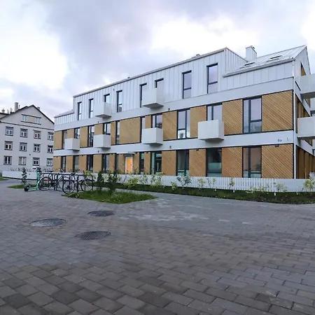 Stylish Studio, Private Parking, Washer & Dryer