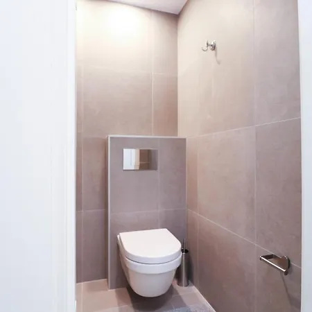 Apartament Stylish Studio, Private Parking, Washer & Dryer