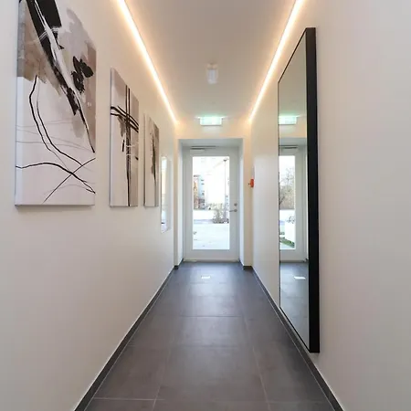 Stylish Studio, Private Parking, Washer & Dryer *